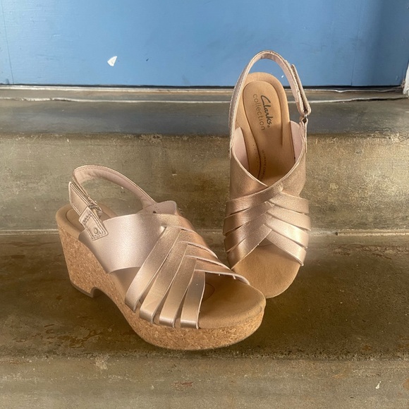Clarks Shoes - Clarks Giselle Ivy Metallic Rose Gold Cork Wedge Sandals